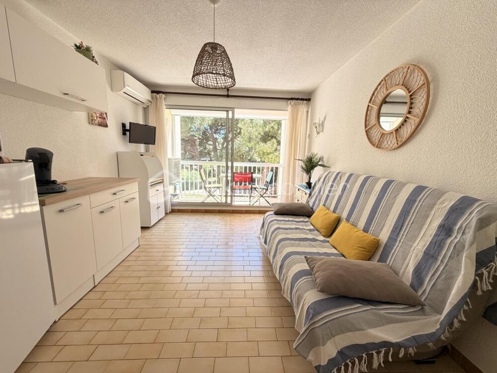 Studio cabine de21 m2 environ avec parking et jolie vue dégagée