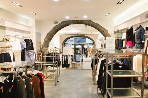 Riom (Puy-de-D&ocirc;me) : Exclusivit&eacute; - Cession de droit au bail � Boutique emplacement N&deg;1 64600 63200 Riom