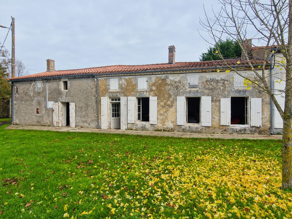 Propriete à vendre 9 pièces proche de LUSSANT (17)