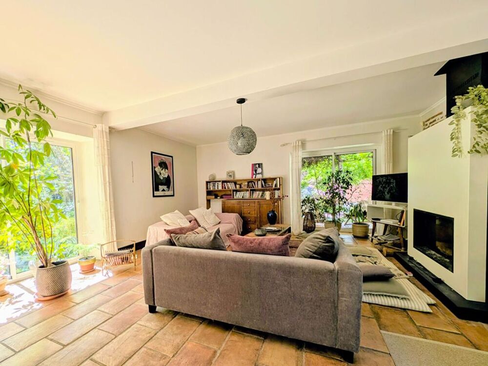 Vente Propriété/Château Demeure de prestige 315 m², dépendance et garage sur terrain de 3029 m² Roquettes