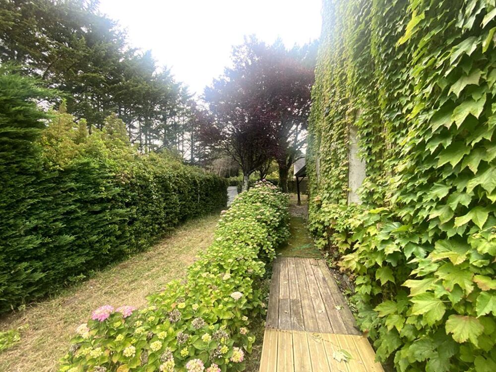 GUERANDE DANS UN VILLAGE PROCHE LA BAULE MAISON DE PLAIN PIED DE 150 m2 SUR UNE PARCELLE DE 1100m2