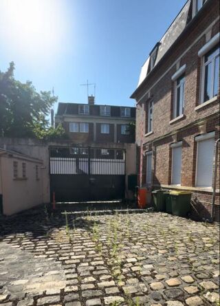  Immeuble � vendre 15 + pi�ces 1200 m�