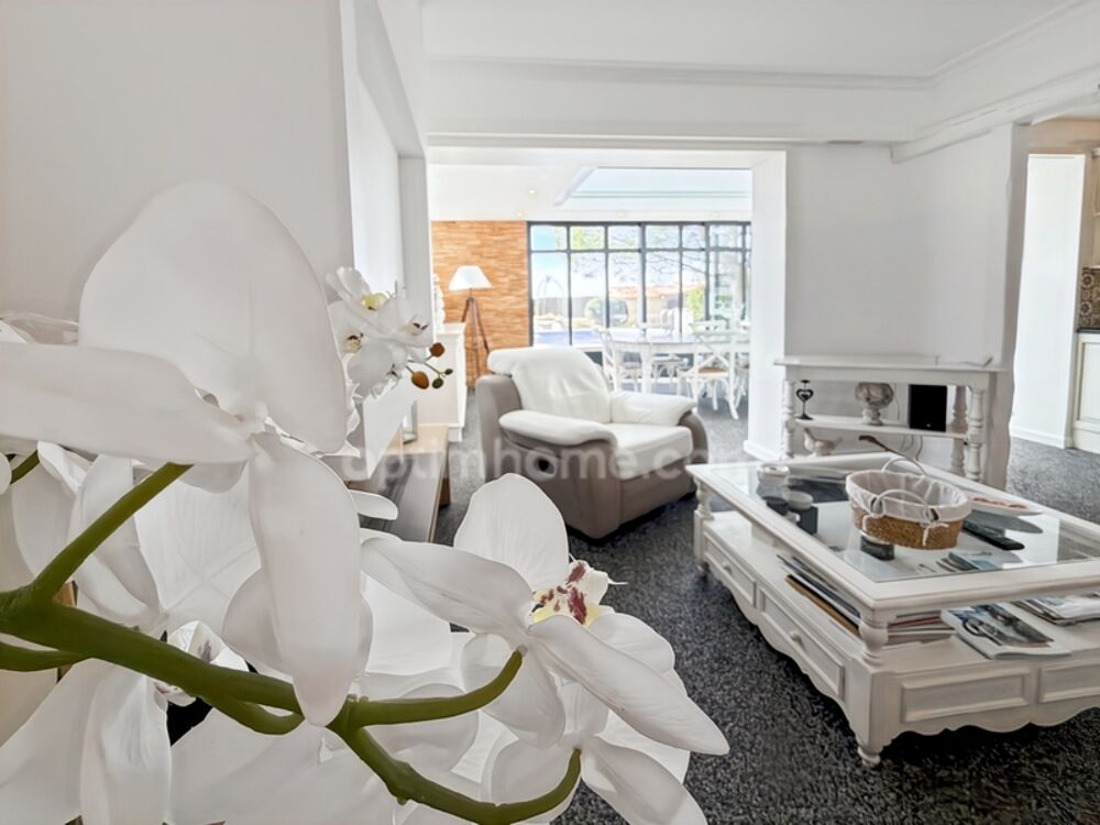 � vendre  Maison Saint-Martin-de-R� (17410)