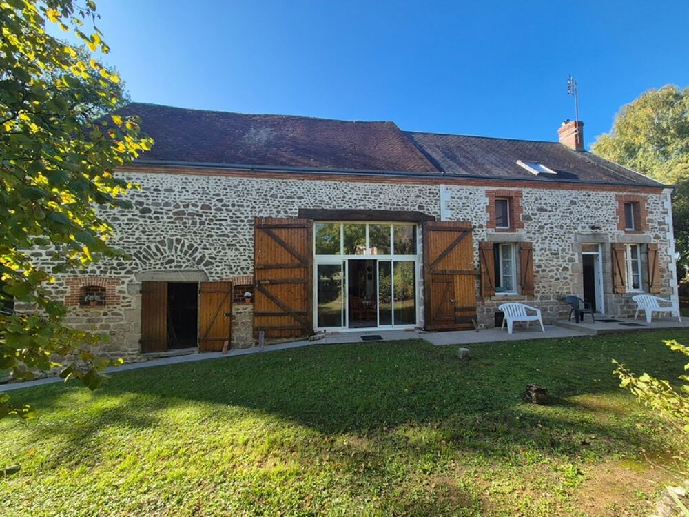 Maison à vendre 10 pièces proche de AIGURANDE (36) 2 maisons habitables 1 maison de gardien 1 grande grange Propriété de caractè