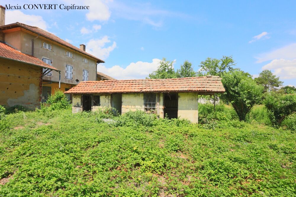 Dépendance 115m² avec 946m² de terrain proche centre village Foissiat