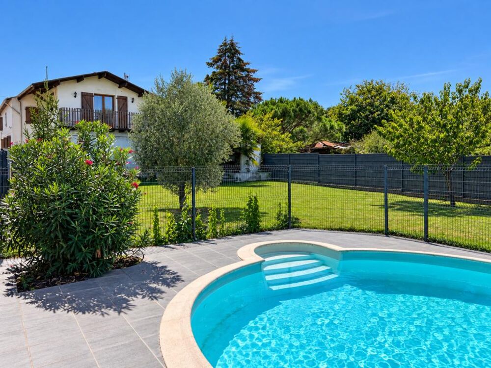 Vente Maison Maison à vendre 7 pièces BRIZAMBOURG (17) Brizambourg