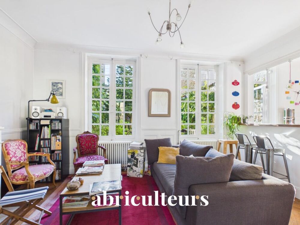 Vente Maison Maison de ville 8 pièces – 5 chambres – Jardin – Cognac Jardin Public Cognac