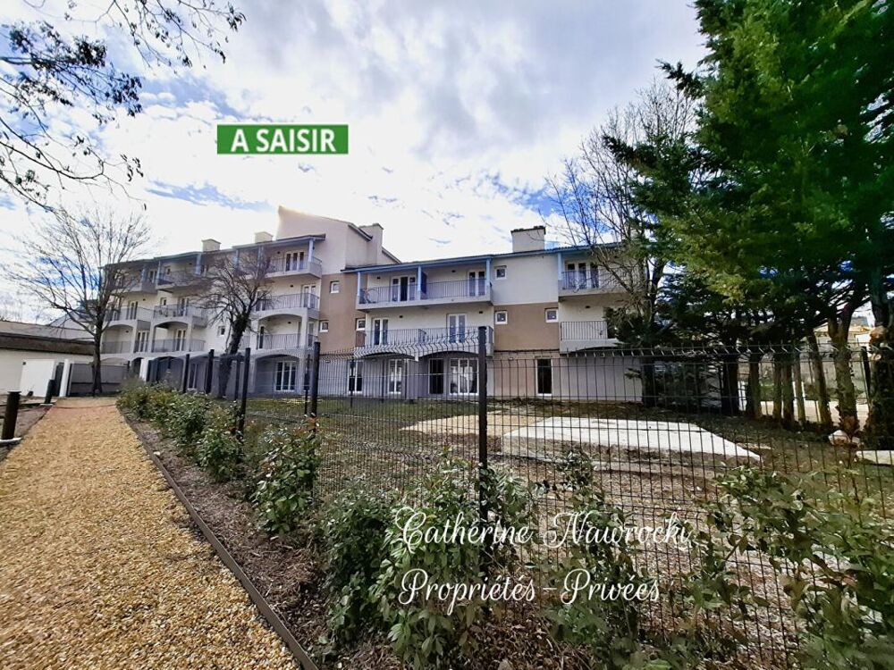 Saint-Christol (84), Appartement 100 m², mezzanine 7 m², combles à aménager, balcons, Fort potentiel 72 000