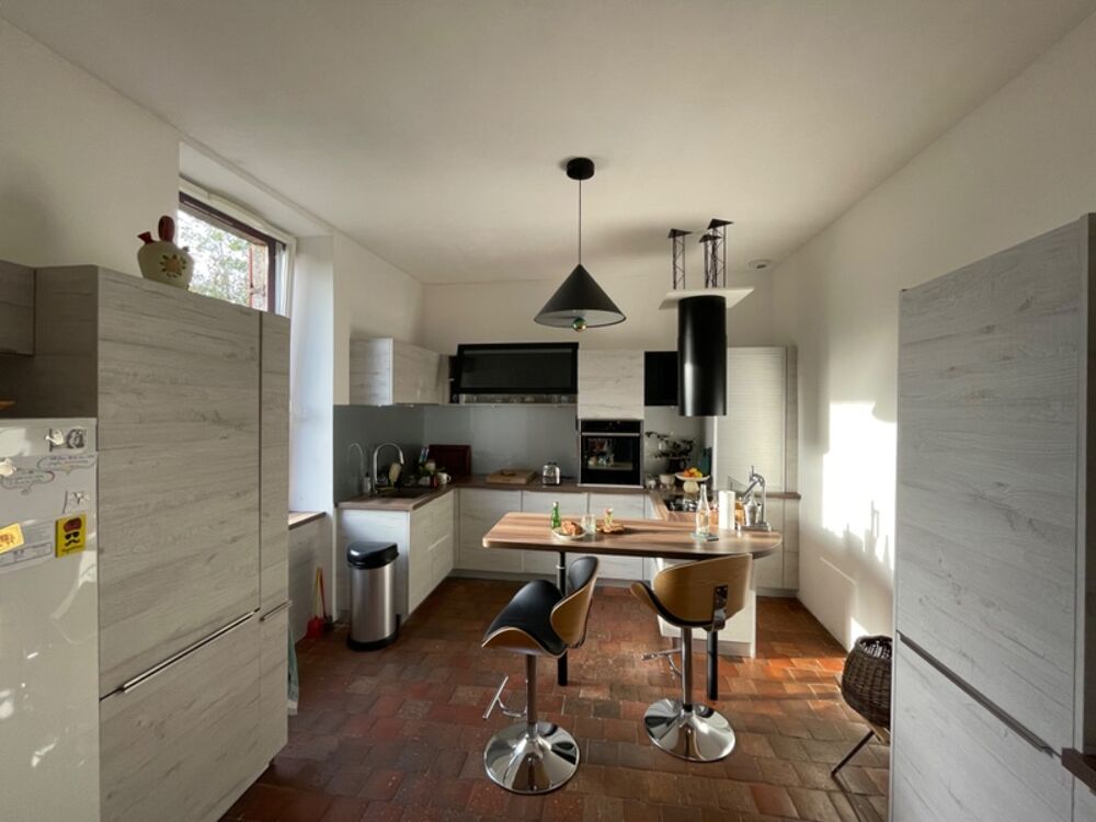 Maison de caractère en pierre, dépendances, accès rivière, 199500€ !