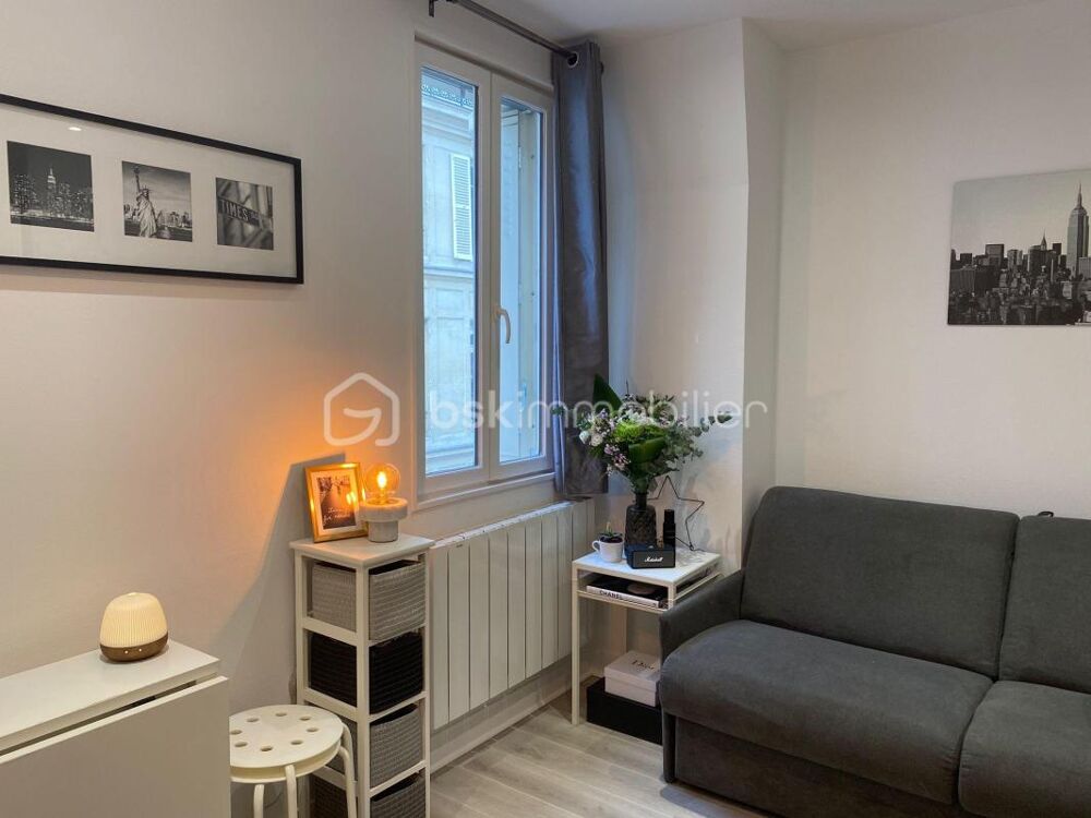 Vente Appartement PARIS 8ème – Studio meublé rénové 16 m² – Quartier Saint-Augustin – Calme & lumineux Paris 8