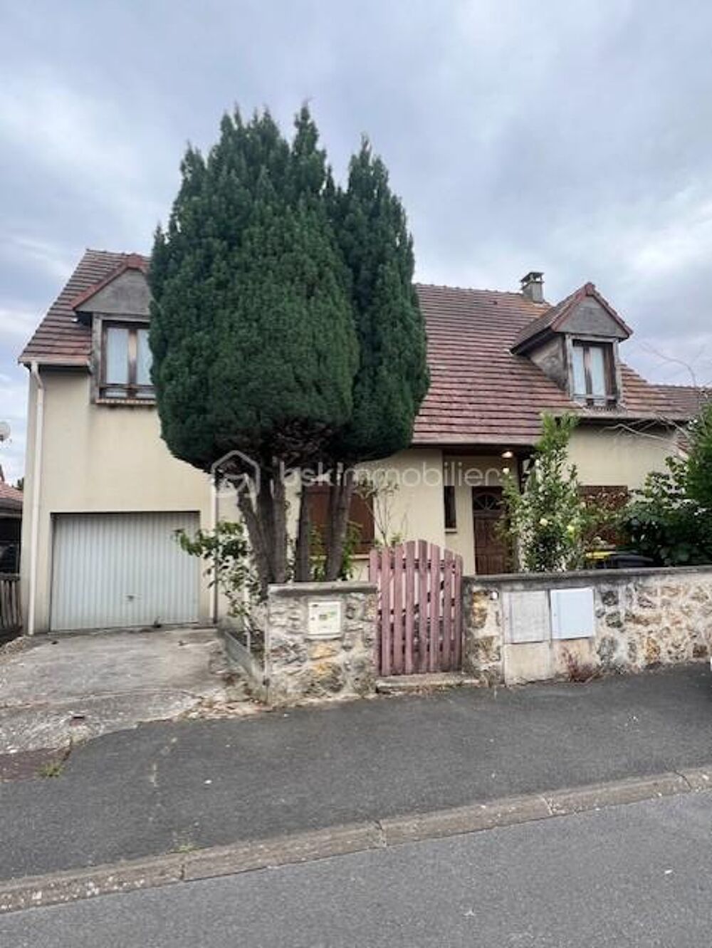 MAISON INDIVIDUELLE 165 m² - 5 CHAMBRES - GARAGE - SOUS-SOL - 718m2 TERRAIN
