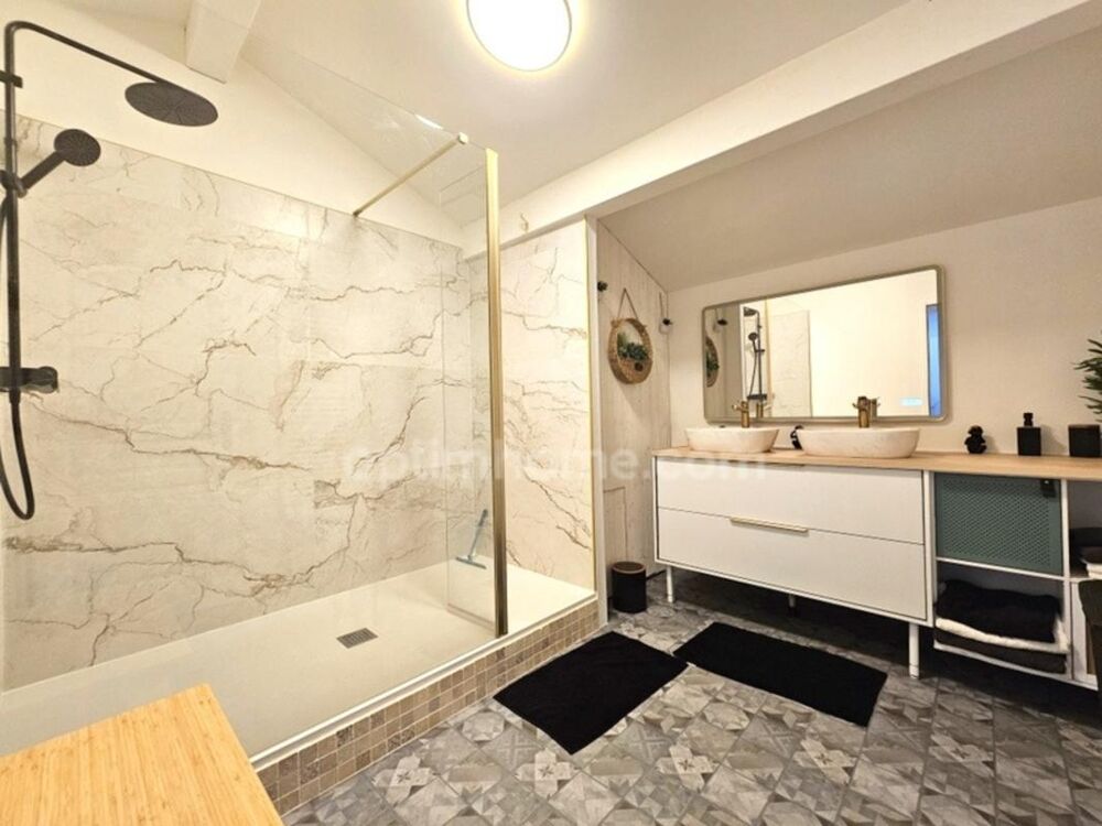Vente Maison Ensemble immobilier, composé de deux maisons rénovées 135 et 105 m² sur un même terrain de 1900 m² avec piscine Proche de MAGNAC Magnac sur touvre