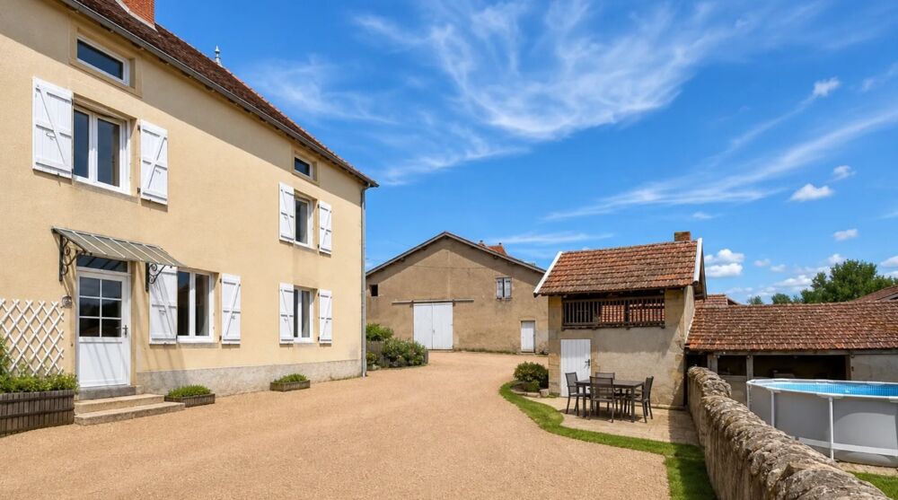 Belle propriété 6 pièces SAINT LAURENT EN BRIONNAIS + 1 Ha et des écuries (71)