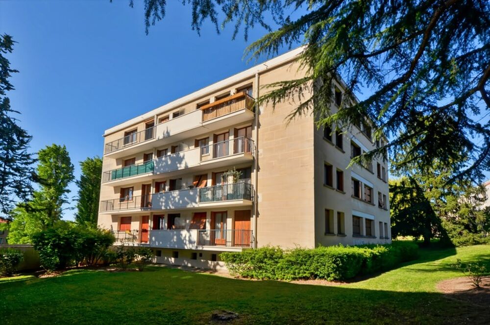 FRESNES - 3 PIECES - 61,38 m² - BALCON, CAVE ET BOX - RESIDENCE EN PIERRE DE TAILLE