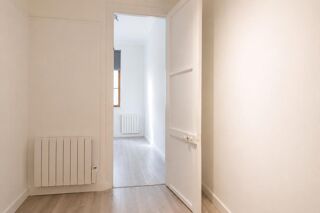   75008 PARIS - Bureau 30 m² , avec cave et  garage inclus -  Proche Fbrg St Honore - Elysée-Beauvau Paris 8