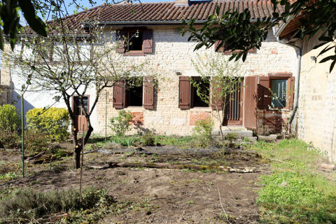   Jolie maison en pierre de taille au c�ur de Saint-Julien sur Reyssouze Maison - 4 pi�ce(s) - 105 m�