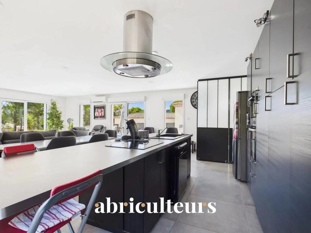 Belle villa contemporaine/vue panoramique en vente à Bagnols-en-Forêt (83600)