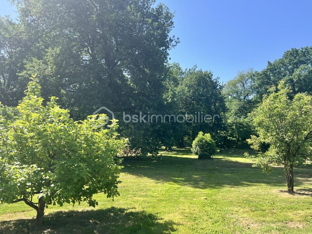 Maison avec garage et grange sur 8000m2 de terrain