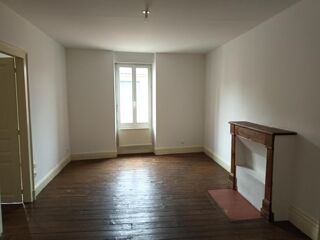  Appartement à louer 3 pièces 79 m²