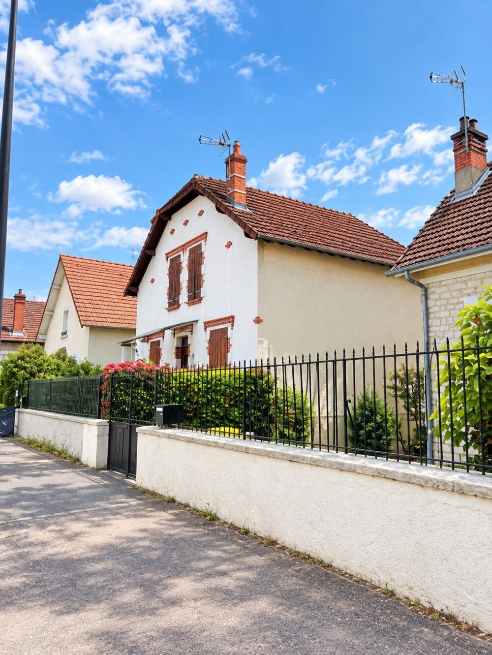 Vente Maison NEVERS CENTRE – Maison de ville avec appartement indépendant, jardin et garage Nevers