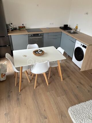  Appartement à louer 3 pièces 65 m²