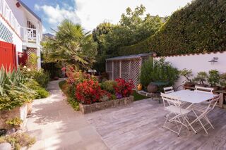  Maison  vendre 6 pices 196 m