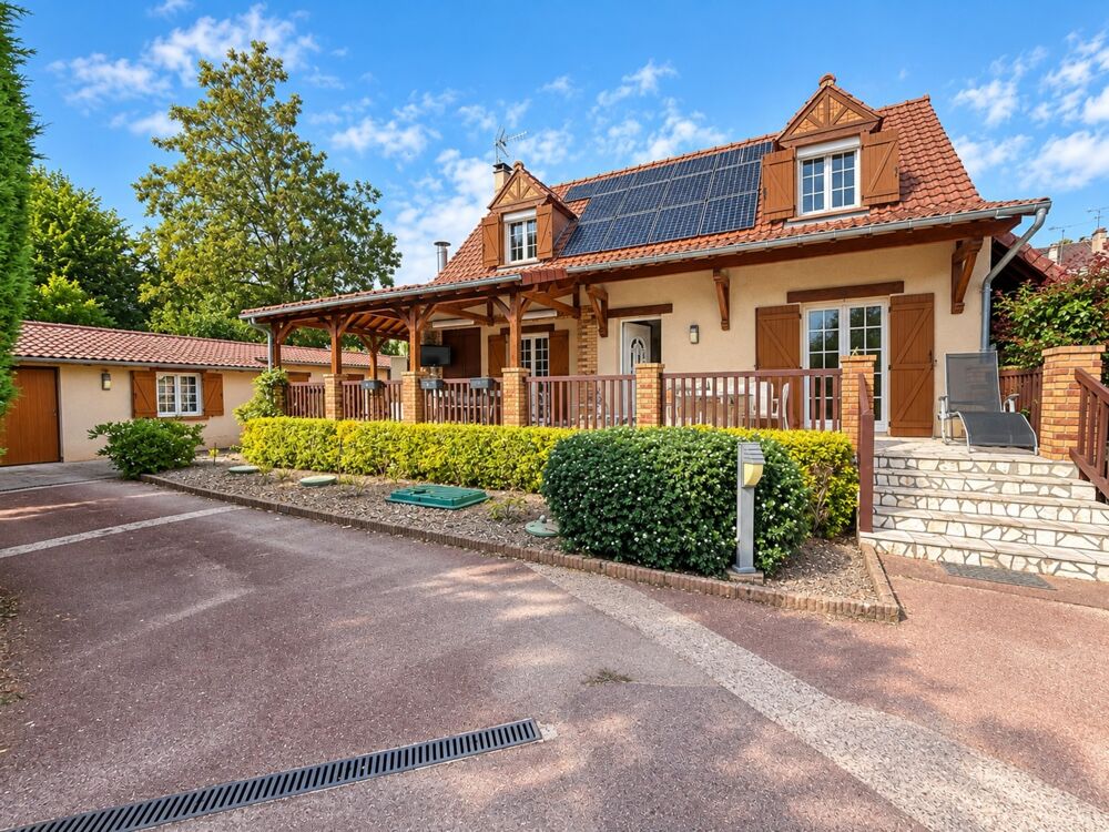 Vente Maison Maison à vendre 5 pièces VAUX SUR SEINE (78) - garage - dépendances - jardin - cuisine d'été Vaux sur seine