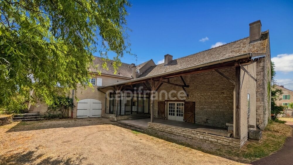 A vendre Magnifique Demeure Bourguignonne de 11 pièces FONTAINES (71) 7 chambres garage atelier 6000 m² de terrain !