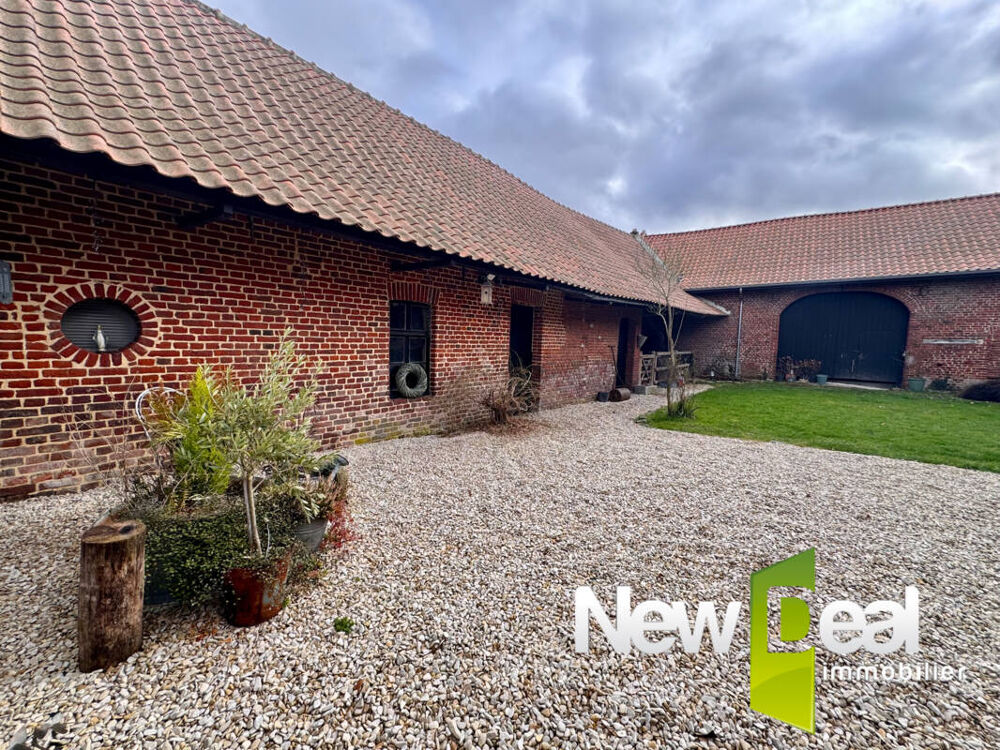 FERME AU CARRE / 3 CHAMBRES + UN BUREAU / 240M2 DE DEPENDANCES/
