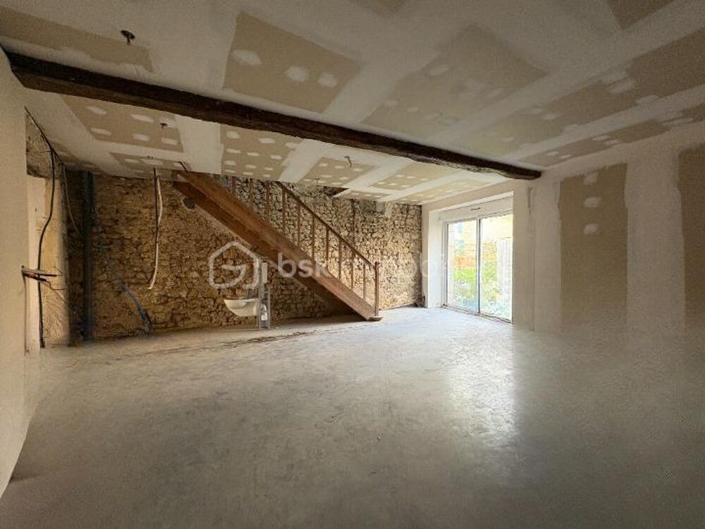 ? Maison de village en pierre à fort potentiel  Centre-bourg de Meursac