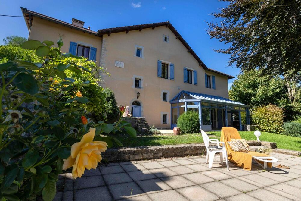 Vente Propriété/Château LE FIED (39) - Propriété 10 pièce(s) - 360 m2  avec joli parc arboré et piscine 