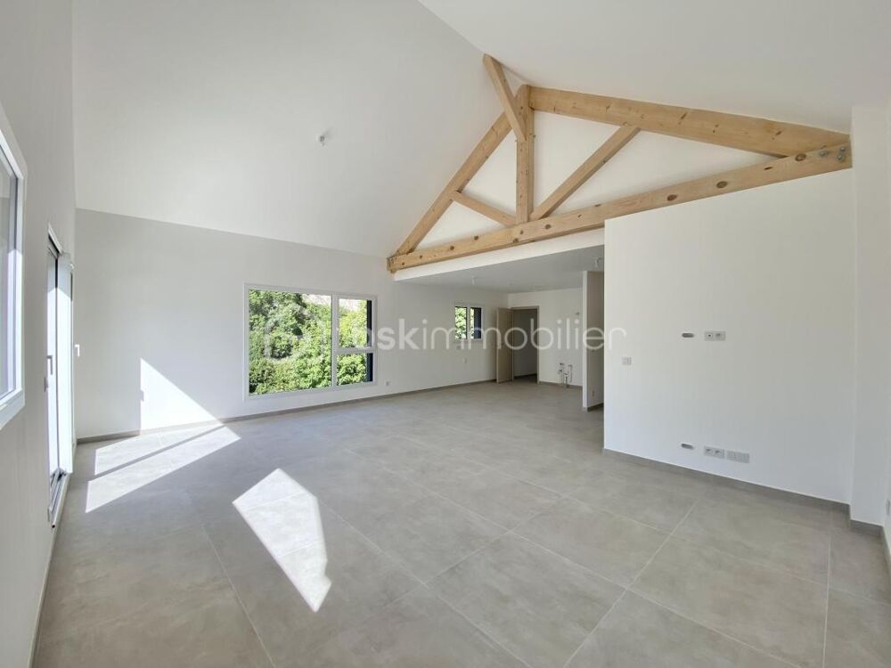 Magnifique maison 5 pièces sur 660 m² de terrain à l'entrée de Sillingy