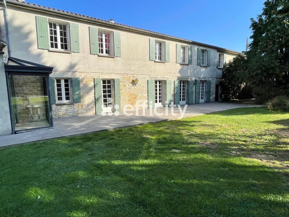 Maison 10 pièces 360 m² · à Bignay · 360 m² · 490 000 €