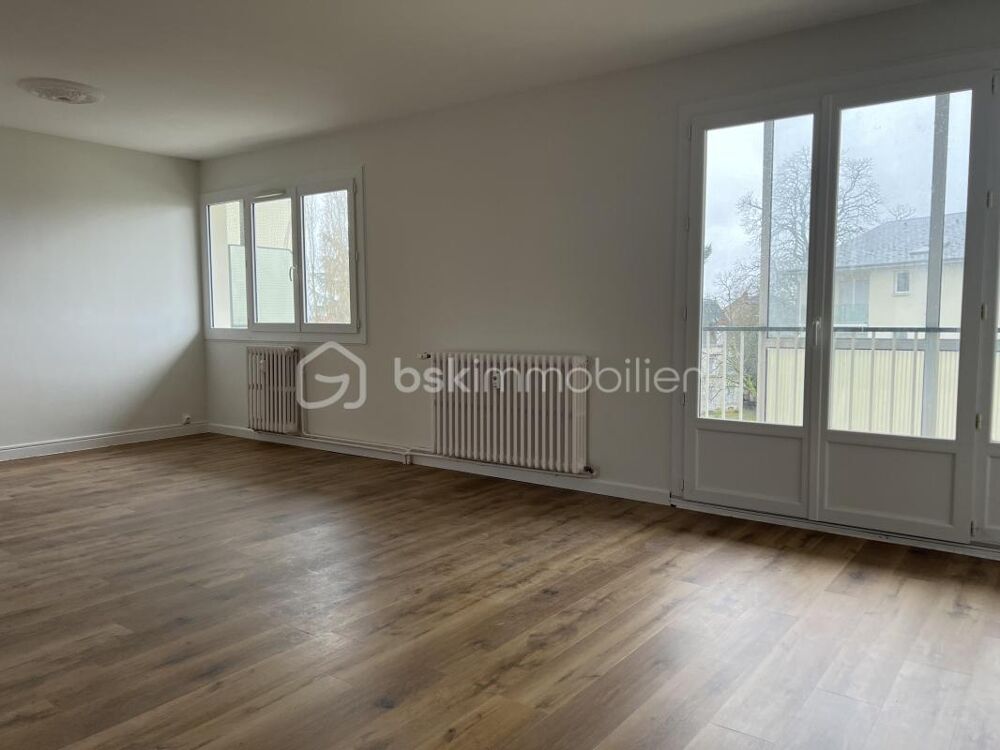 Vente Appartement Appartement T3 rénové – 71 m² – Terrasse, garage & cave – Châteauroux Chateauroux