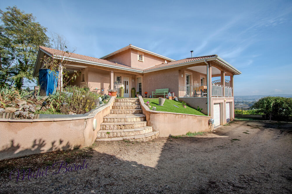 Vente Maison CHAVANAY – MAISON FAMILIALE 233 M² – 5 CHAMBRES – ESPACE INDÉPENDANT – PISCINE – SANS VIS-À-VIS Chavanay