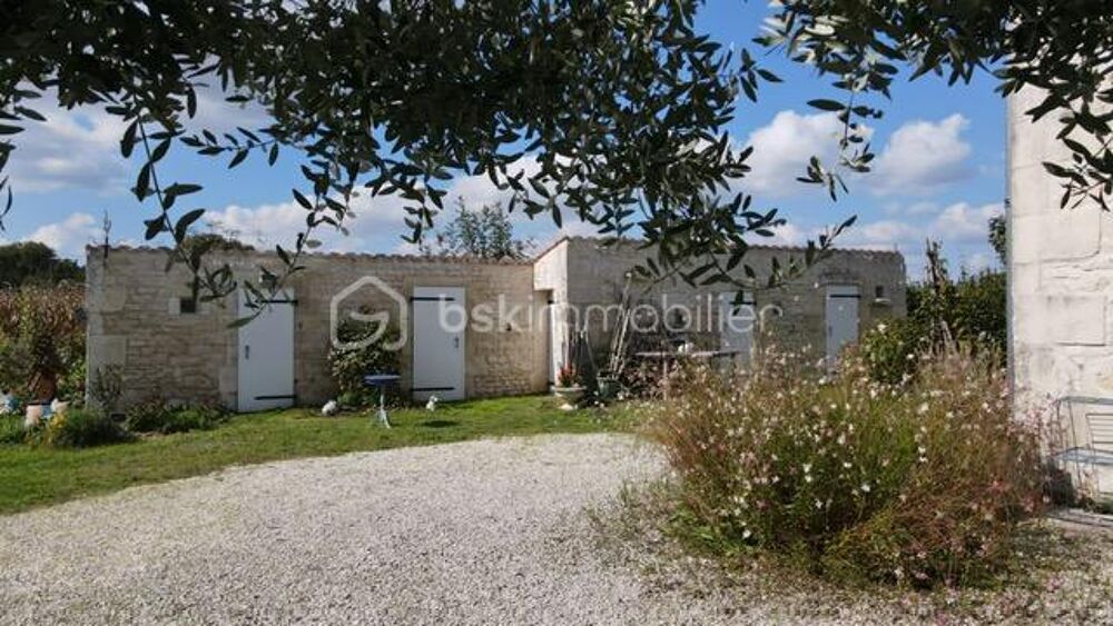 Vente Maison Charentaise composée de 2 logements Beurlay