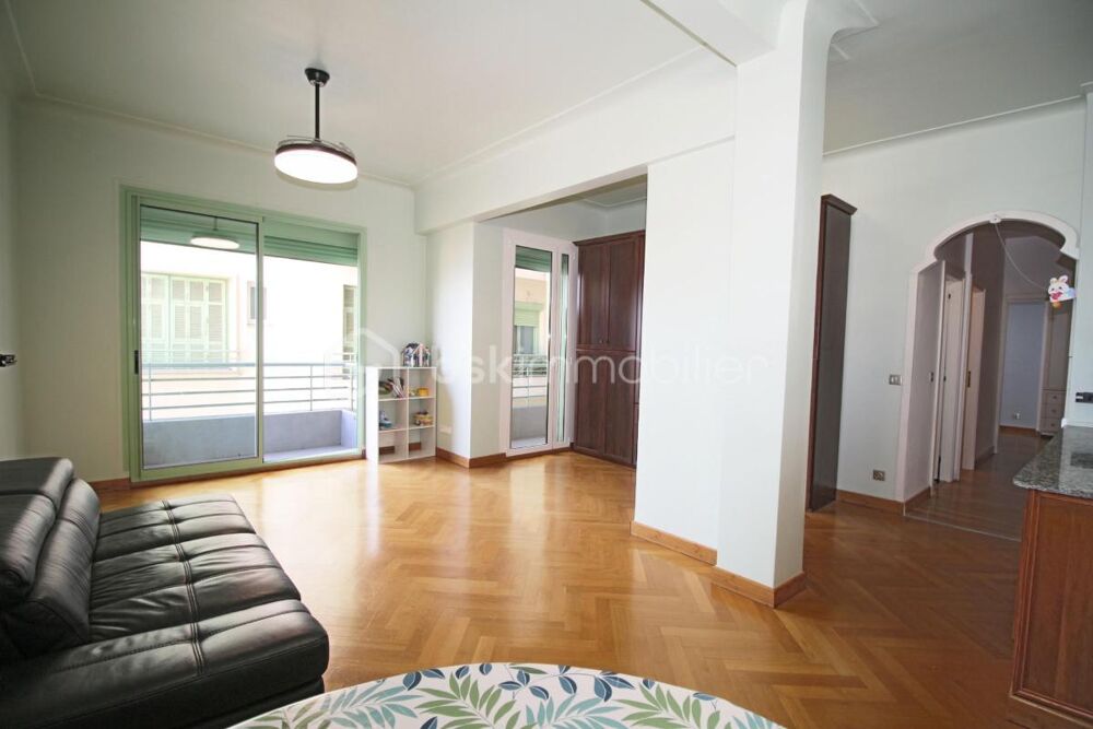 Vente Appartement Promenade des anglais : 3 pièces au calme VUE MER Nice