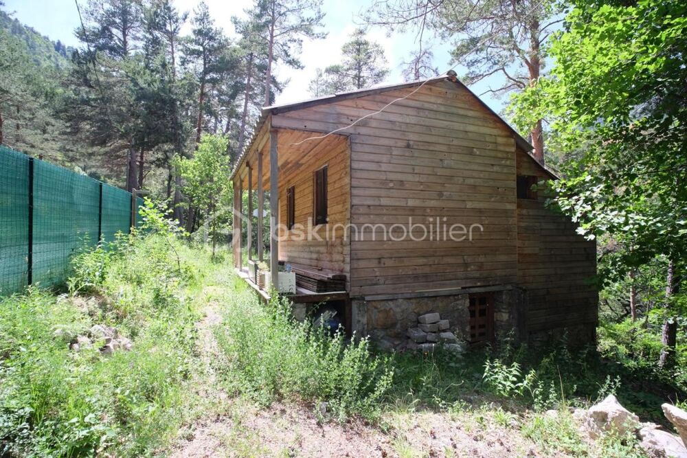 Petit chalet de 27 m2 à la montagne sur terrain arboré de 1120 m2