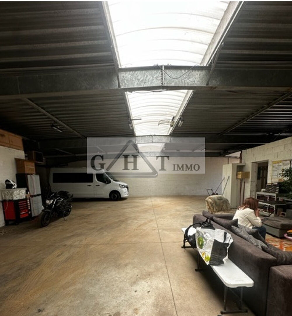   ENTREPOT BUREAUX 350 M² A VENDRE VAUX-LE-PENIL Vaux le penil