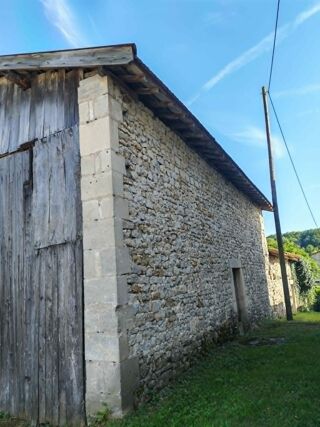  Remise / Grange à vendre 1 pièce 173 m²