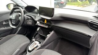208 1.2 101 Hybrid e-DCT6 Active - Entretien constructeur 2024 occasion 73000 Chambery