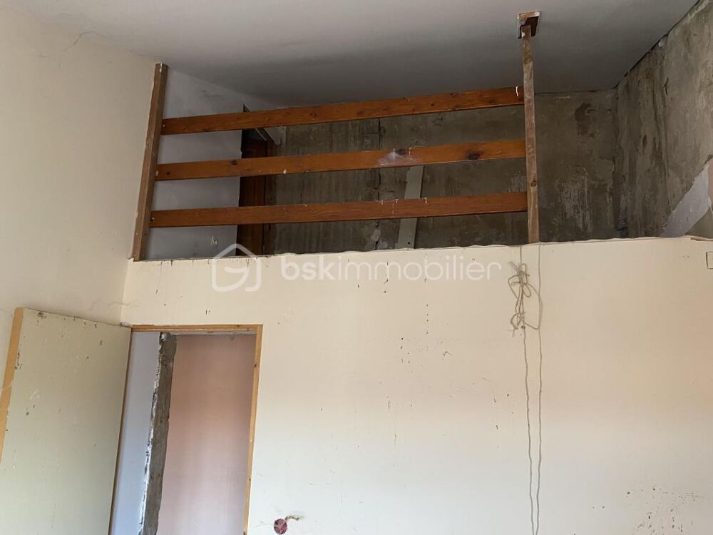 Vente Appartement APPARTEMENT 54 M² À RÉNOVER – 2 CHAMBRES & MEZZANINE Pont saint esprit