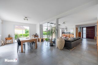  Propriété/château à vendre 11 pièces 306 m²