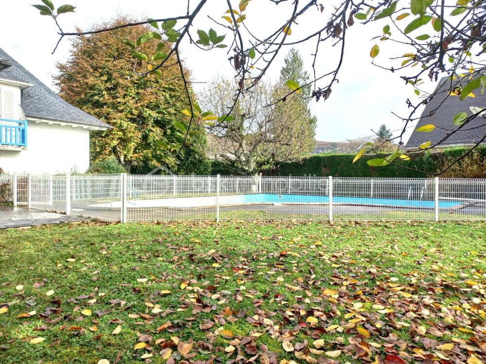 Vente Maison Maison traditionnelle spacieuse sur 2271 m² de terrain à Lourdes : votre havre de paix à découvrir ! Lourdes