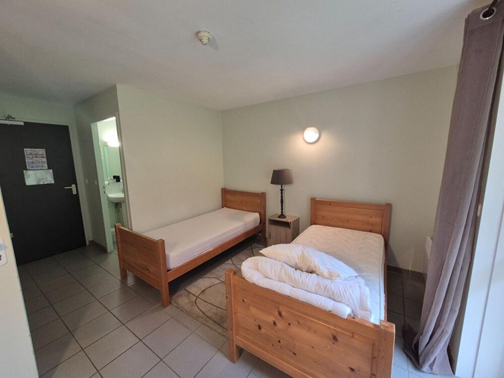 Ensemble immobilier 3700 m²
