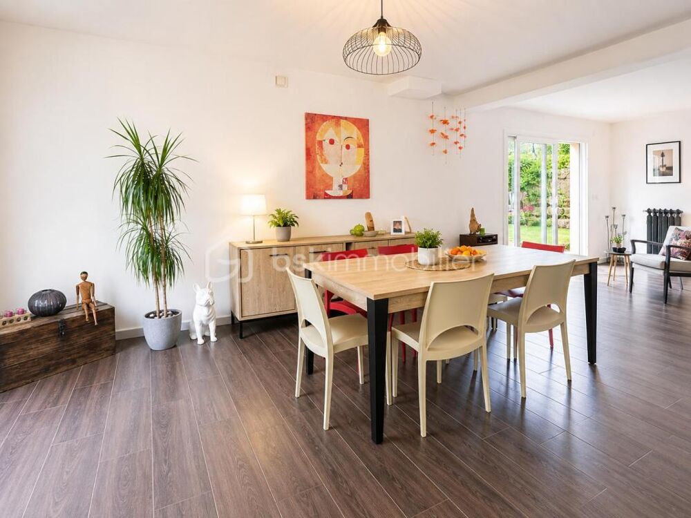 Coup de coeur ! Maison individuelle de 144 m² avec 4 chambres, sous-sol complet et terrain