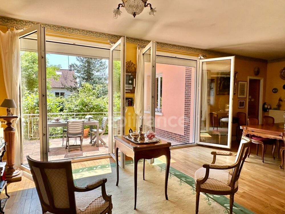 Vente Maison ST GERMAIN Maison 210 m² à 5 mn à pied du Lycée International - rare Saint germain en laye