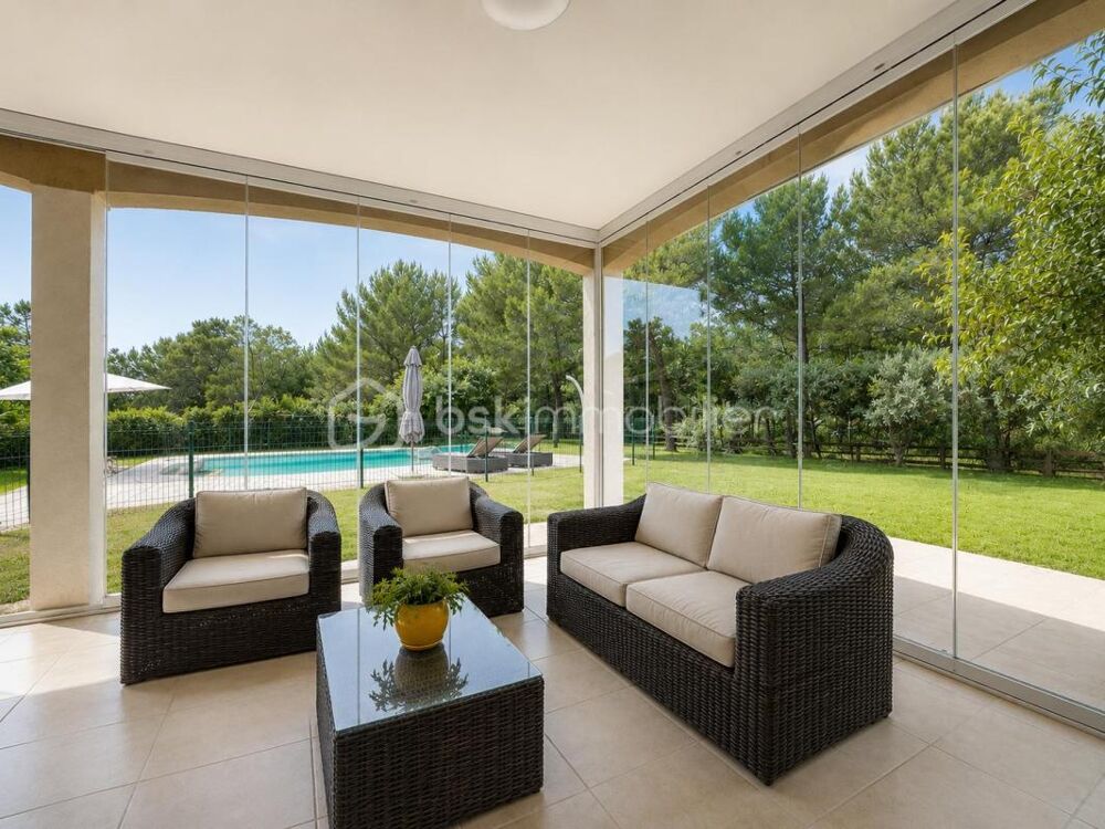 à vendre  Propriété/château Lambesc (13410)