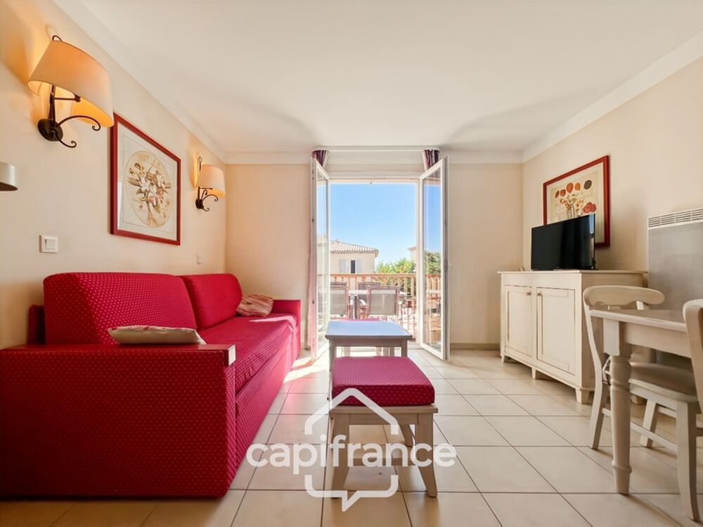 DOMAINE DE PONT ROYAL, maison de 45 m2, élevée d'un étage, 2 vraies chambres, mitoyenne d'un seul côté, piscine privative, emp