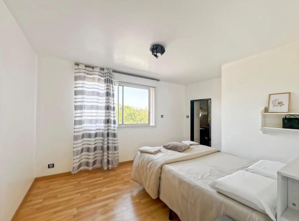 Vente Maison MAISON FAMILIALE T5, 183 m², VASTE PIECE DE VIE, HAUTEUR SOUS CHARPENTE, DEUX BUREAUX, PISCINE, DEPENDANCE POLYVALENTE Seysses